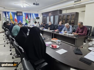 نشست تخصصی آخرین تحولات غزه و کرانه باختری و جنگ تحمیلی سوم علیه جمهوری اسلامی ایران با حضور جمعی از کارشناسان و فعالان حوزه فلسطین و مقاومت در سالن جلسات جمعیت دفاع از ملت فلسطین در تهران برگزار شد.