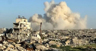 الاحتلال يواصل خروقاته .. ثلاثة شهداء بينهم طفل بقصف فى دير البلح وسط قطاع غزة