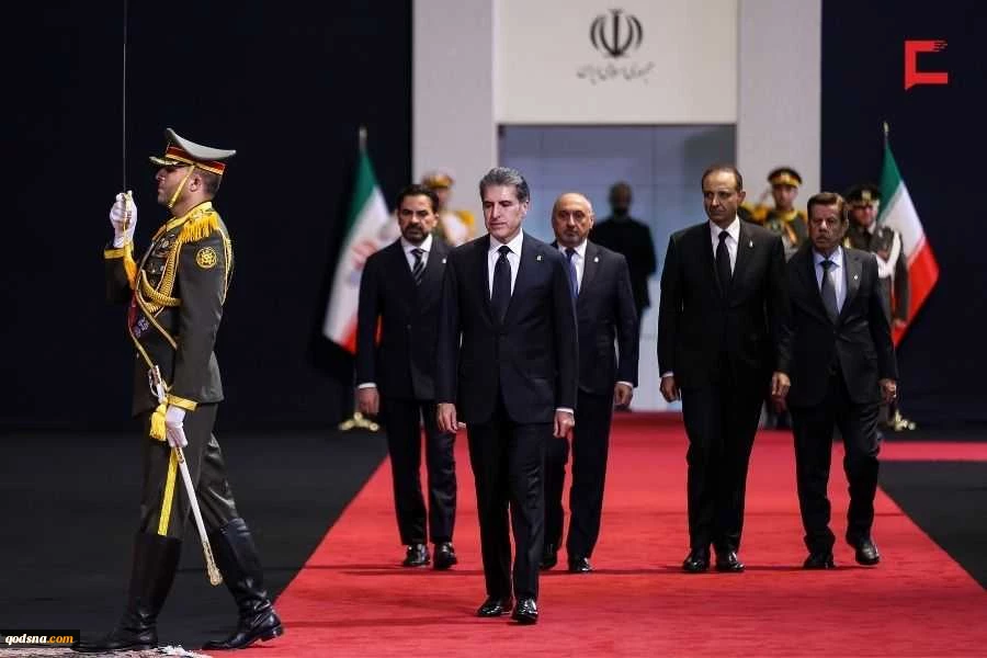 مراسم وداع الشهيد الإمام الخامنئي في مصلى طهران  6