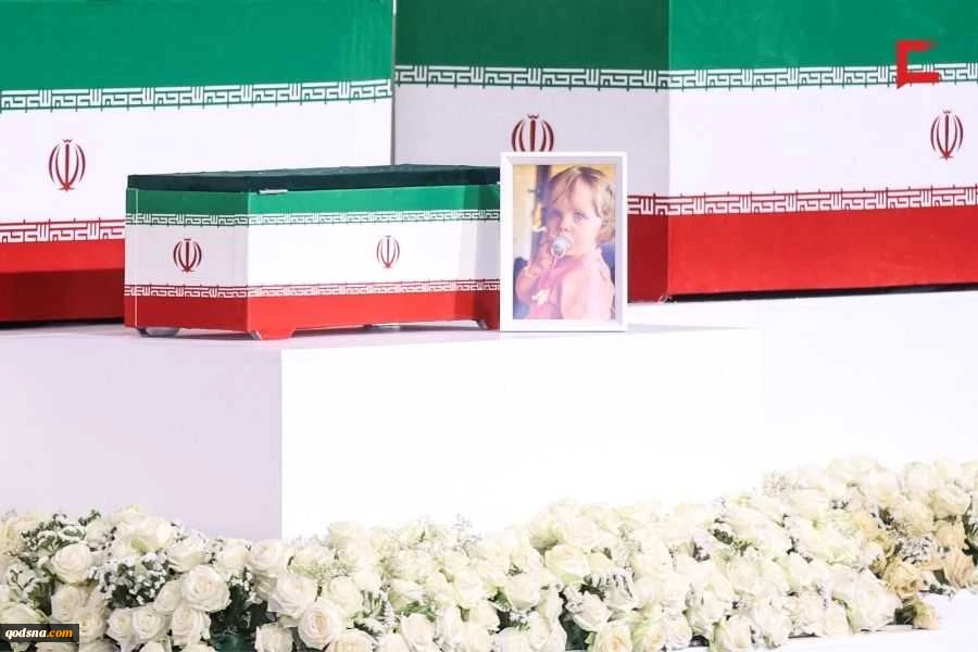 مراسم وداع الشهيد الإمام الخامنئي في مصلى طهران  12