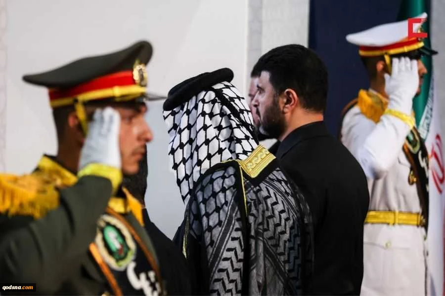 مراسم وداع الشهيد الإمام الخامنئي في مصلى طهران 7