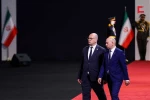 مراسم وداع الشهيد الإمام الخامنئي في مصلى طهران 14