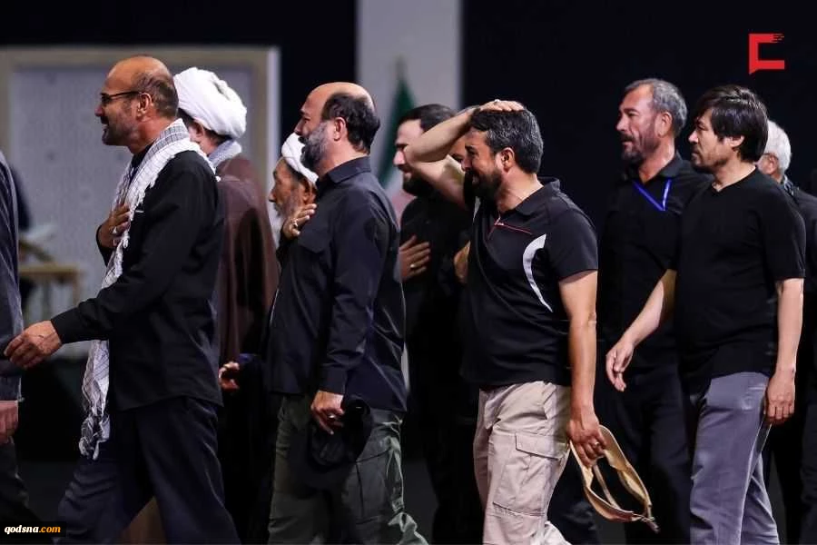 مراسم وداع الشهيد الإمام الخامنئي في مصلى طهران 15
