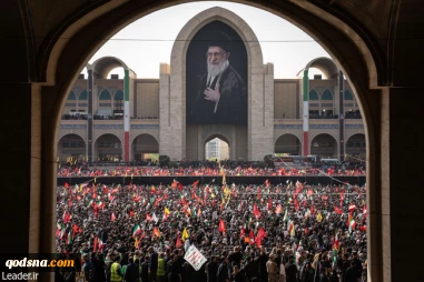 ملايين الإيرانيين يودعون قائدهم الشهيد في مشهد تاريخي مهيب