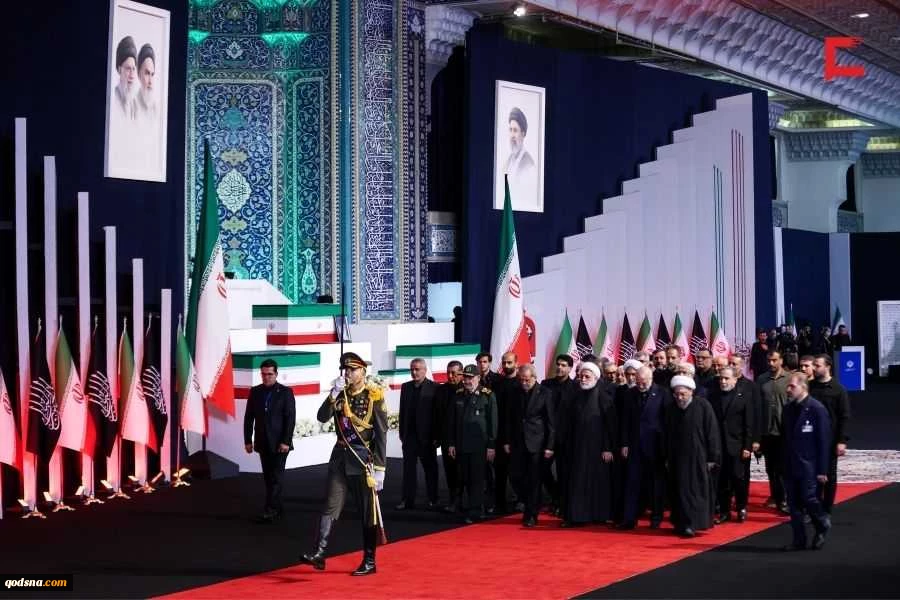 مراسم وداع الشهيد الإمام الخامنئي في مصلى طهران 2