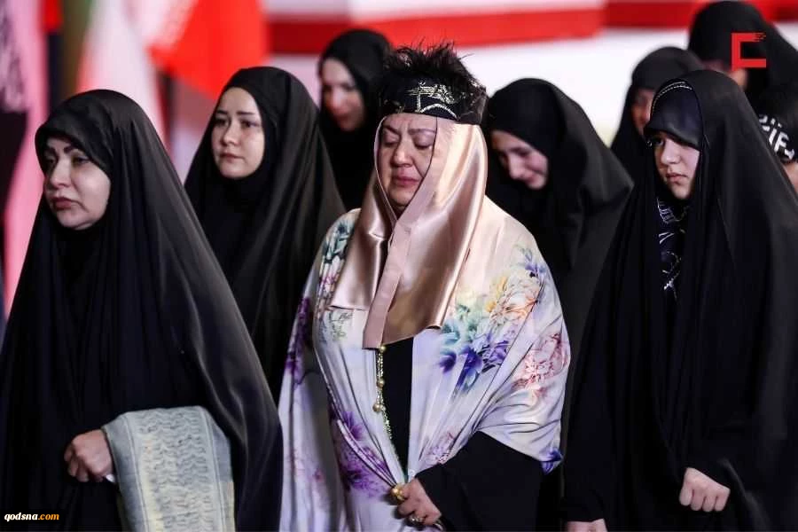 مراسم وداع الشهيد الإمام الخامنئي في مصلى طهران 5