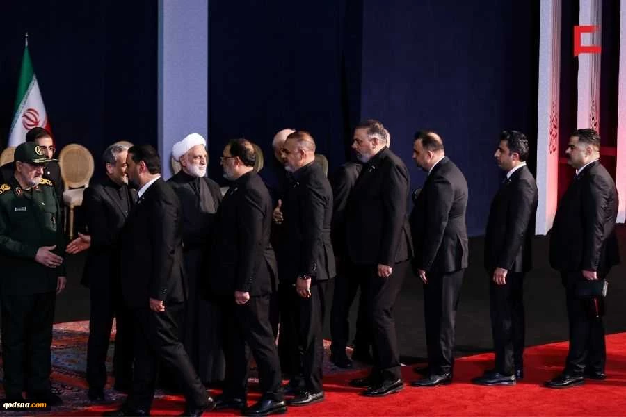 مراسم وداع الشهيد الإمام الخامنئي في مصلى طهران 24