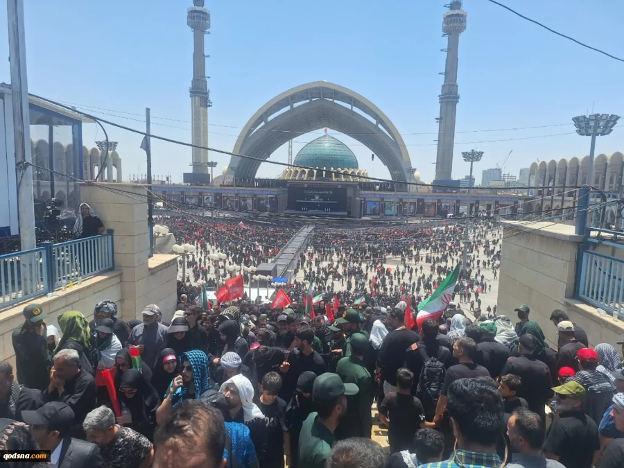گزارش قدسنا از مراسم دومین روز وداع با رهبر شهید امت؛روایتی از عشق و مهجوری و مردمانی که همچنان عروج آقای شهیدشان را باور ندارند 9