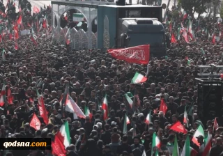 وسط مشاركة مليونية..

انطلاق مراسم التشييع الشعبي للقائد الشهيد الإمام خامنئي في طهران
