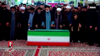 بإمامة نجله الأكبر.. ملايين المشيعين يؤدون الصلاة على جثمان الإمام الشهيد في رحاب الإمام الرضا (ع)