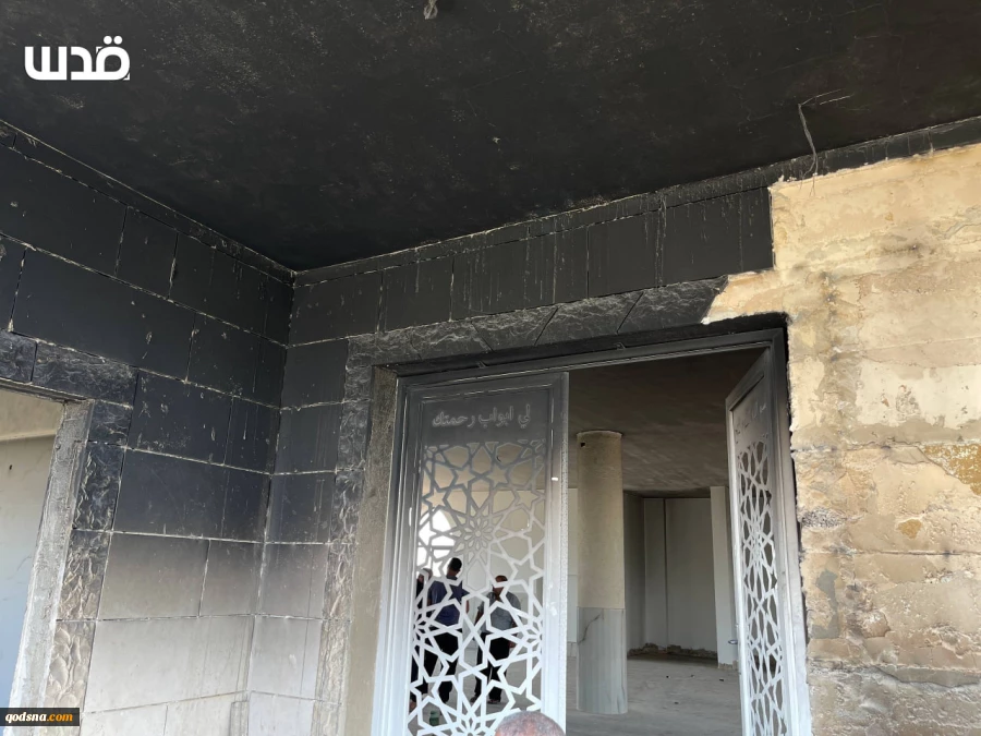 مستوطنون يحرقون مسجدا بشكل كامل في بلدة قصرة في نابلس. 5