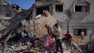 Eight Palestinians martyred in Israeli airstrikes across Gaza Strip despite ceasefire roadmap