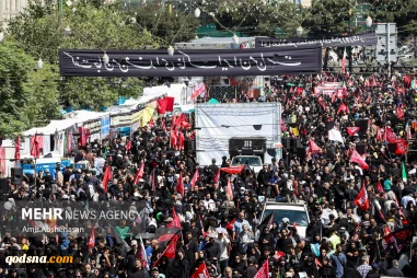 طهران تحيي أربعينية الإمام الحسين (ع) في مسيرات حاشدة