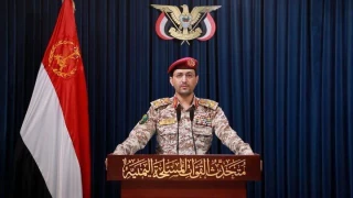 بیانیه مهم مهم ارتش یمن در المخا؛

یحیی سریع:  در حمله گسترده به مواضع مزدوران سعودی ده‌ها نفر از آن‌ها را کشته و زخمی کردیم
