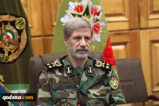قائد الجيش يهنئ محسن رضائي على تعيينه امينا للمجلس الاعلى للأمن القومي