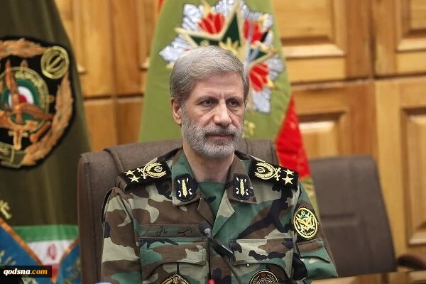 قائد الجيش يهنئ محسن رضائي على تعيينه امينا للمجلس الاعلى للأمن القومي 2