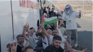 "کاروان فلسطین" به گذرگاه ابراهیم الخلیل رسید/ وحشت رژیم صهیونیستی و مانع تراشی در برابر ورود فعالان خارجی