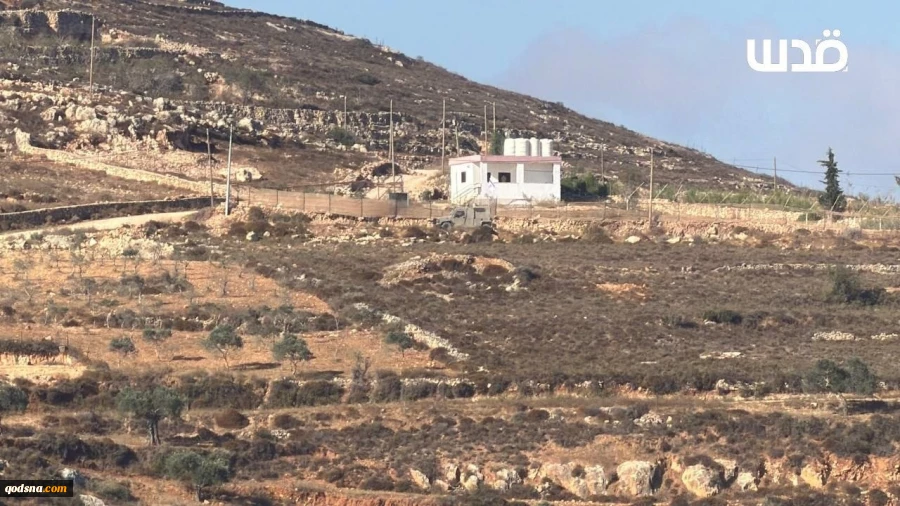 مستوطنون وقوات الاحتلال يحاصرون لليوم العاشر 3 منازل فلسطينية في منطقة جبل رأس العين ببلدة قصرة جنوب نابلس 2
