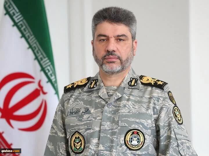 ارتش جمهوری اسلامی ایران:

دکترین نظامی ایران از «پدافند» به «آفند» تغییر یافته است  2