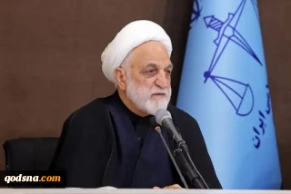 رئیس قوه قضائیه:

 نباید با سیاه‌نمایی برای دشمن خوراک جنگ روانی فراهم کرد