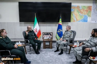 نشست مشترک فرماندهان ارتش و سپاه:

وحدت و هماهنگی موجود میان ارتش و سپاه کلید فتح قله‌های امنیت و اقتدار است/  واقعیت‌های نظامی ایران در میدان رونمایی می‌شود