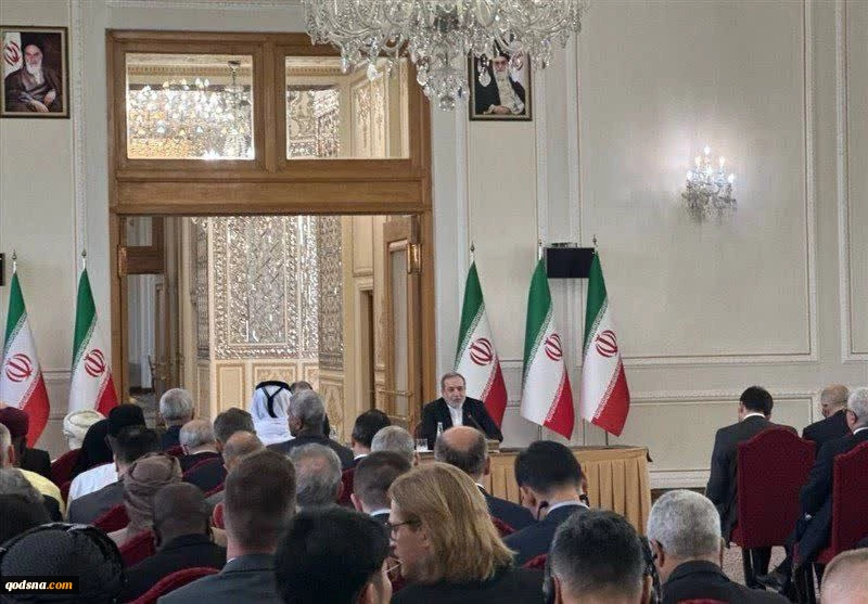عراقچی در نشست با سفرا و روسای نمایندگی‌خای سیاسی در ایران:

 اگر دشمن بخواهد برخورد نظامی را در پیش بگیرد، پاسخ محکم‌تر از گذشته خواهد گرفت 2