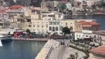 محاصره کشتی صهیونیست‌ها و اخراج آن از یک بندر یونانی + فیلم 2