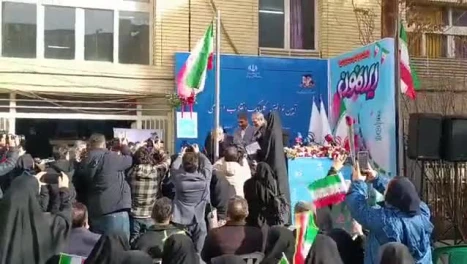 همزمان با سالگرد ورود تاریخی امام راحل به میهن؛
گلبانگ انقلاب در مدارس سراسر کشور نواخته شد 3