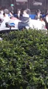 شورش در بنی‌باراک، سوزاندن وسایل نقلیه پلیس اسرائیل و فرار نیروهای ارتش 3